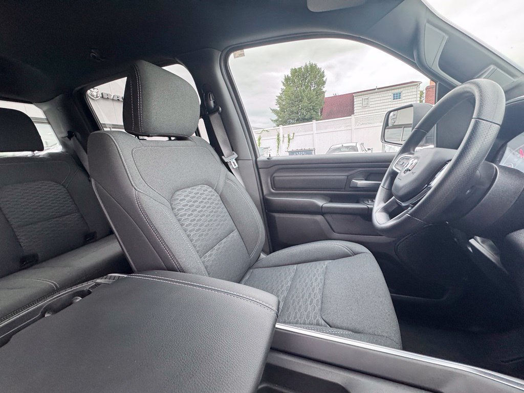 New 2026 RAM 1500 Express AWD/4WD image 21