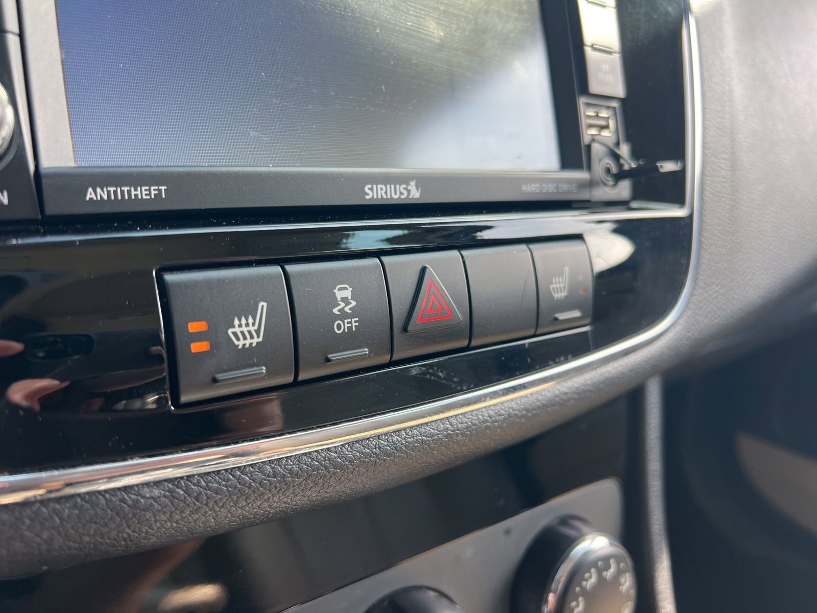 Used 2012 Chrysler 200 Limited image 19