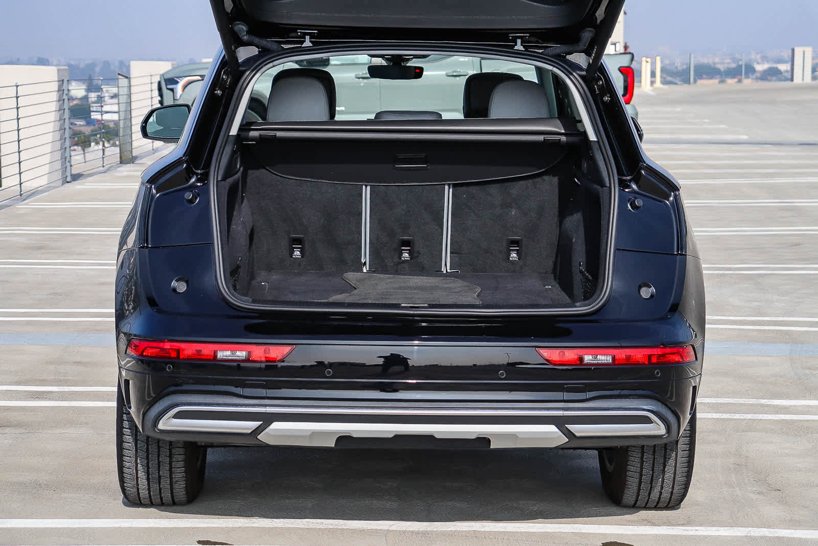 Used 2023 Audi Q5 2.0T Premium w/ Convenience Package image 38