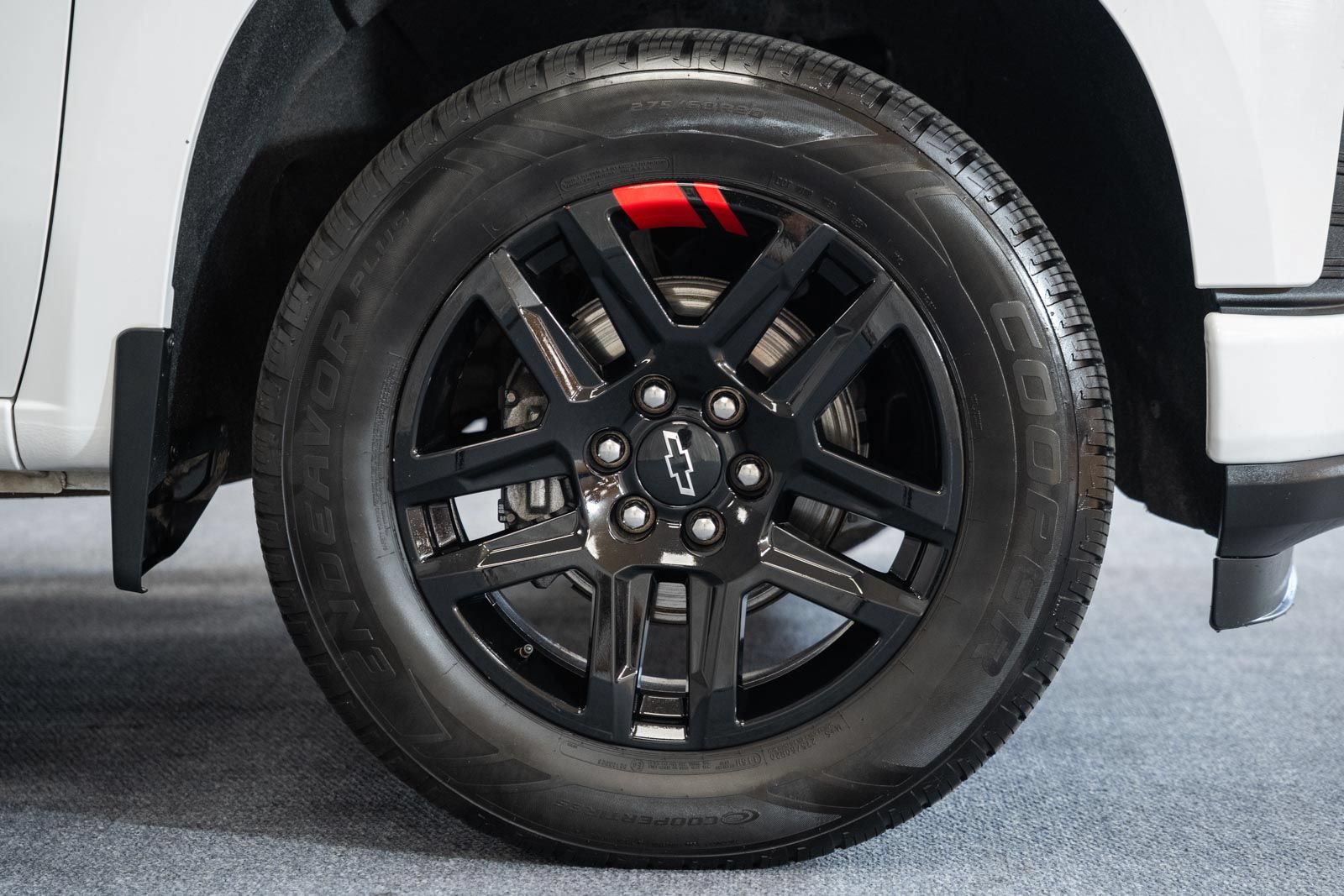 Used 2022 Chevrolet Silverado 1500 RST w/ Redline Edition AWD/4WD image 13