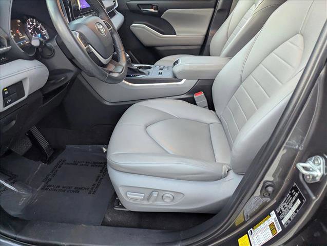 Certified 2023 Toyota Highlander XLE image 15