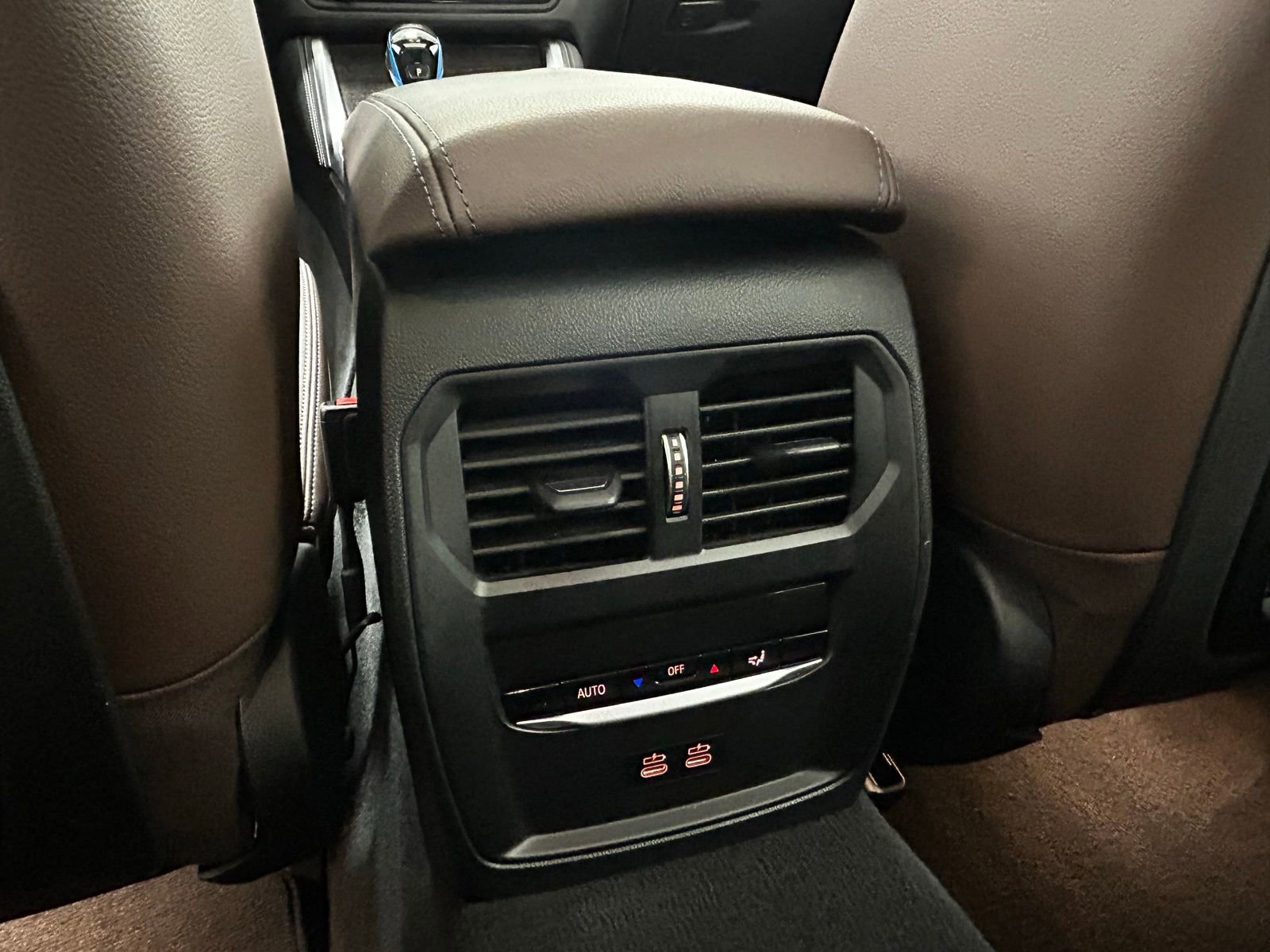 Used 2022 BMW i4 eDrive40 w/ M Sport Package image 36