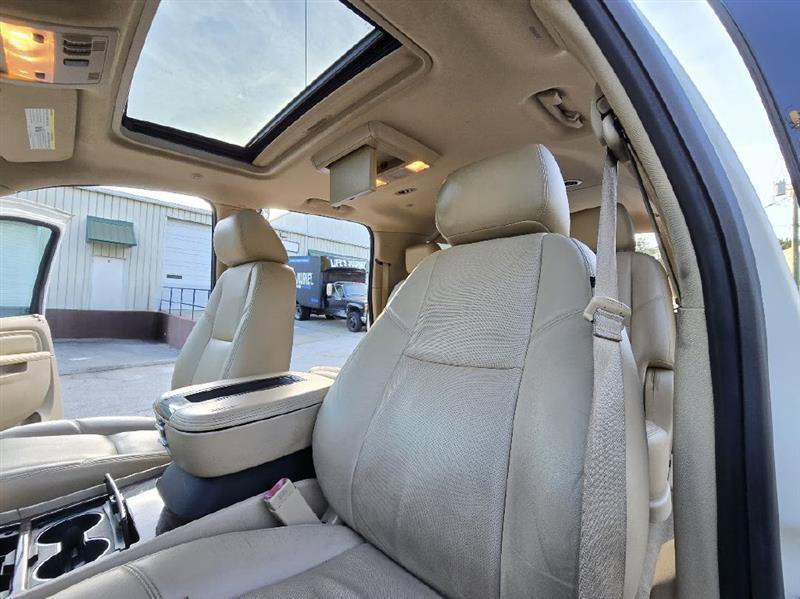 Used 2013 Cadillac Escalade ESV Luxury RWD image 21