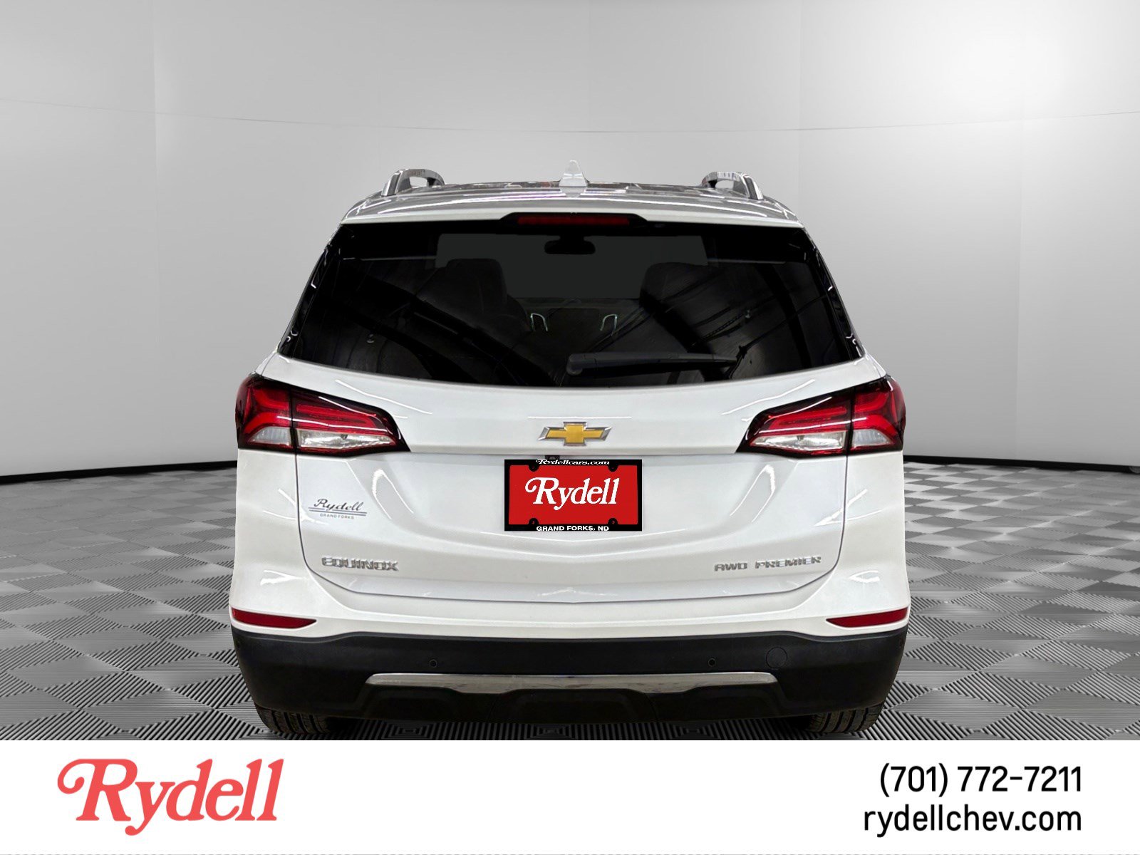 Used 2023 Chevrolet Equinox Premier AWD/4WD image 4