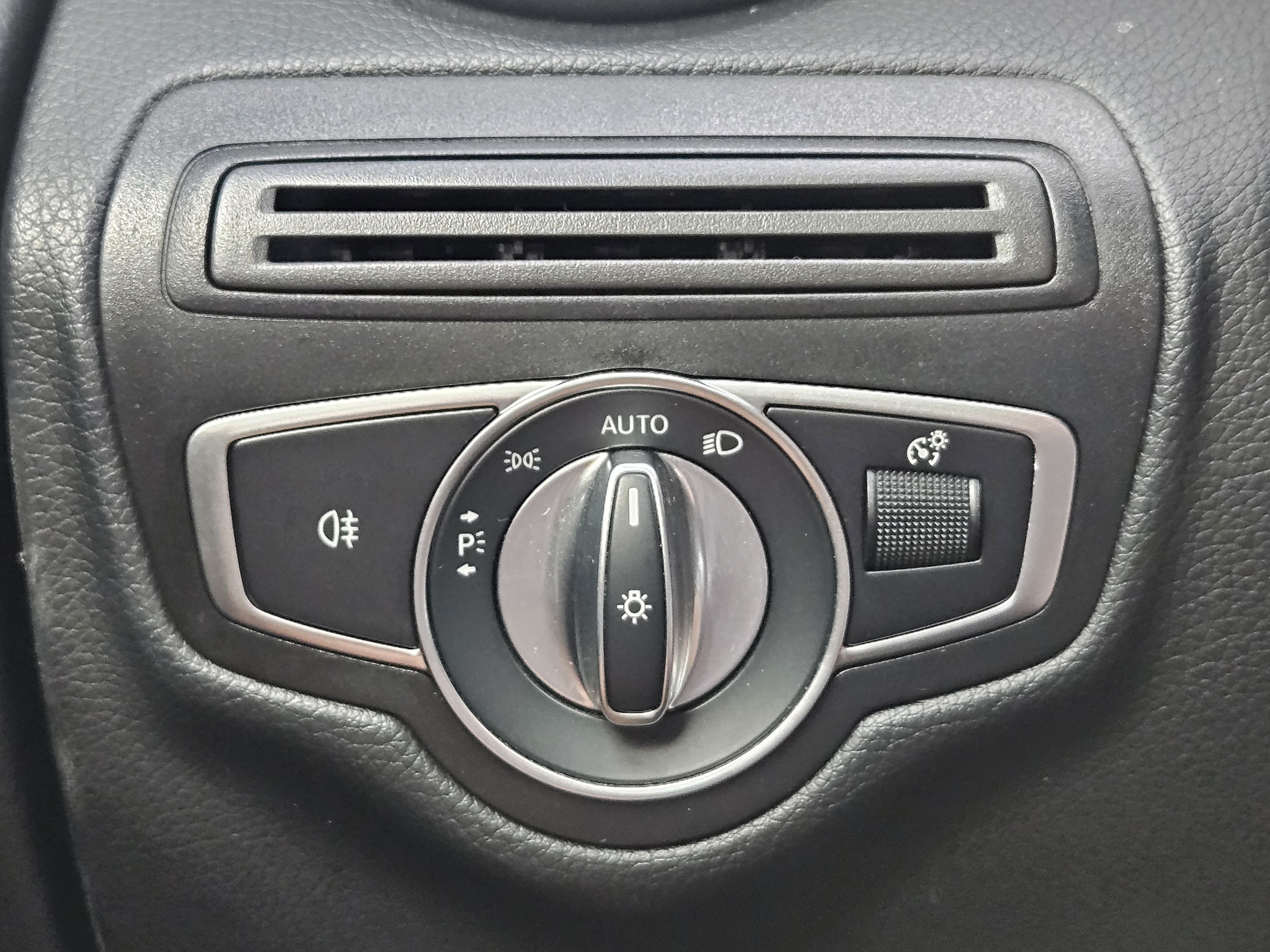 Certified 2021 Mercedes-Benz GLC 300 image 24