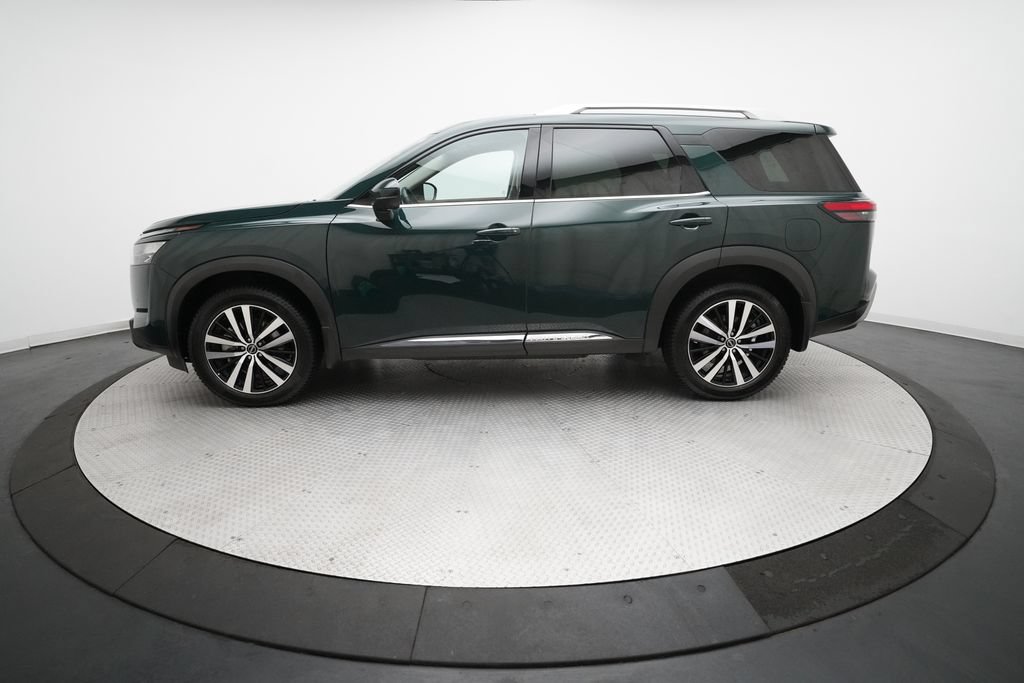 Used 2025 Nissan Pathfinder Platinum AWD/4WD image 25