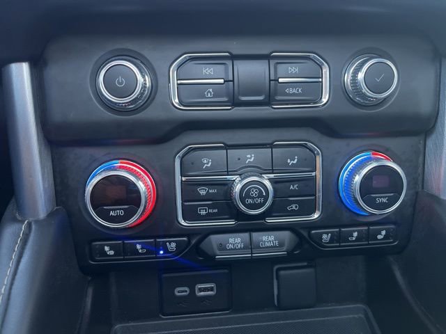 Used 2023 GMC Yukon XL SLT w/ SLT Premium Package image 16