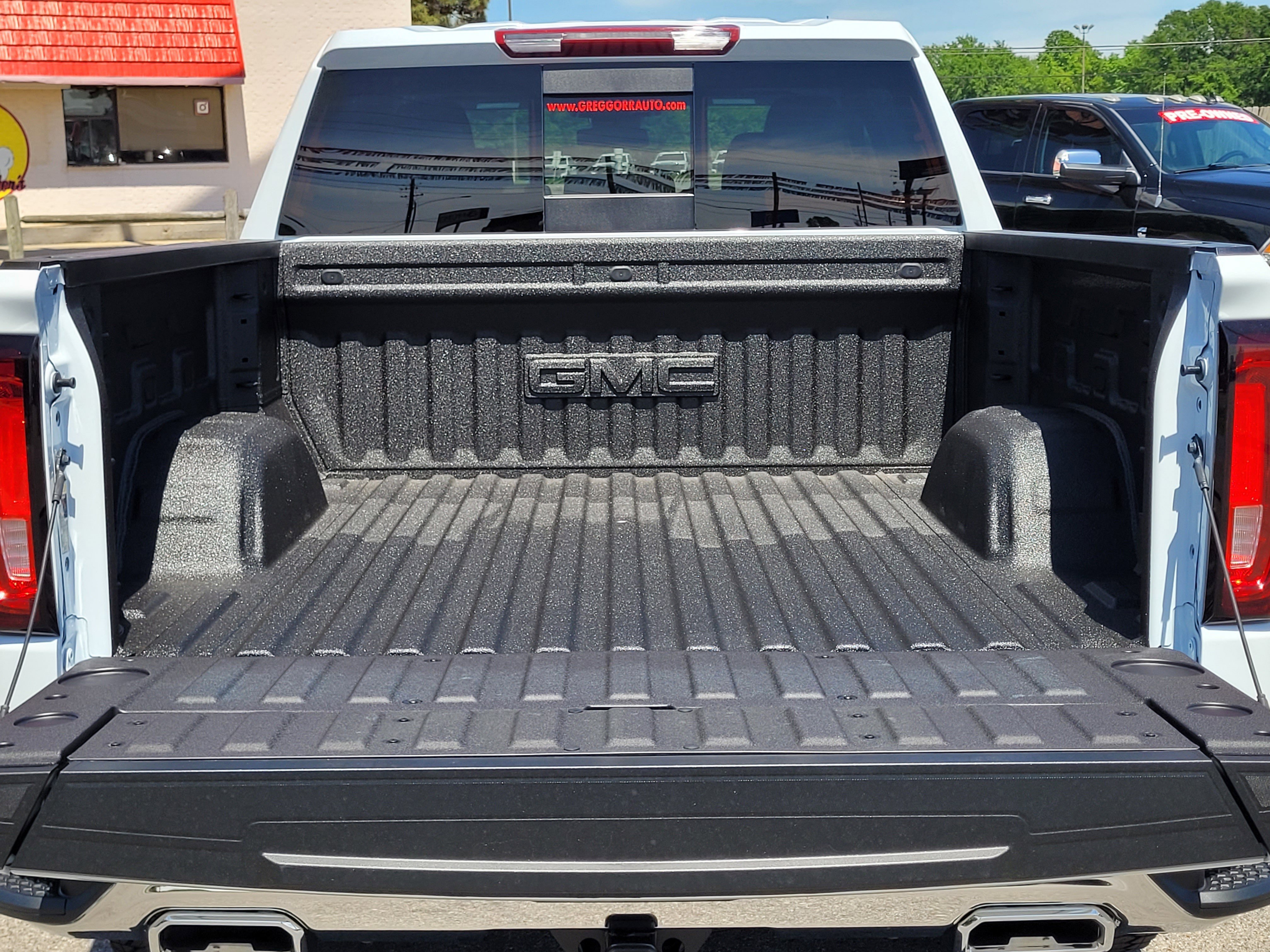 New 2026 GMC Sierra 1500 SLT AWD/4WD image 9
