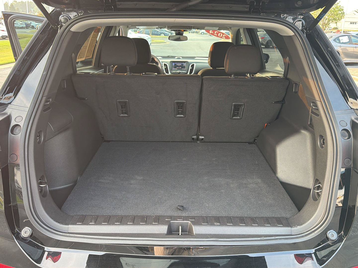 Used 2024 Chevrolet Equinox LT FWD image 31