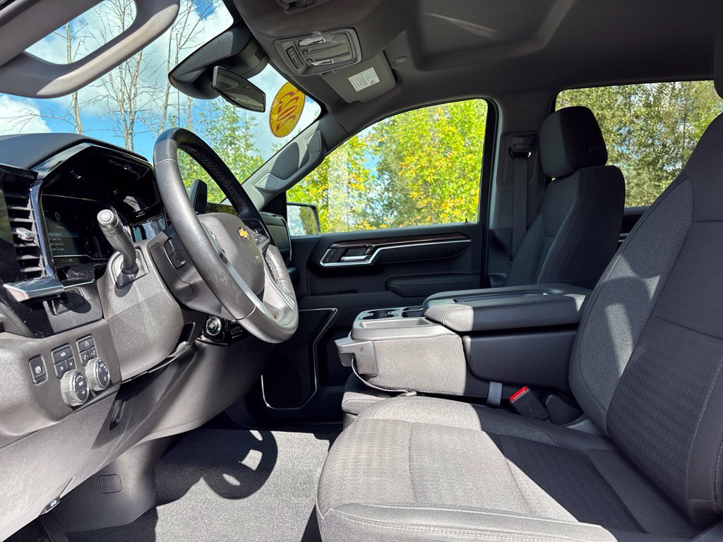 Used 2025 Chevrolet Silverado 1500 LT AWD/4WD image 10