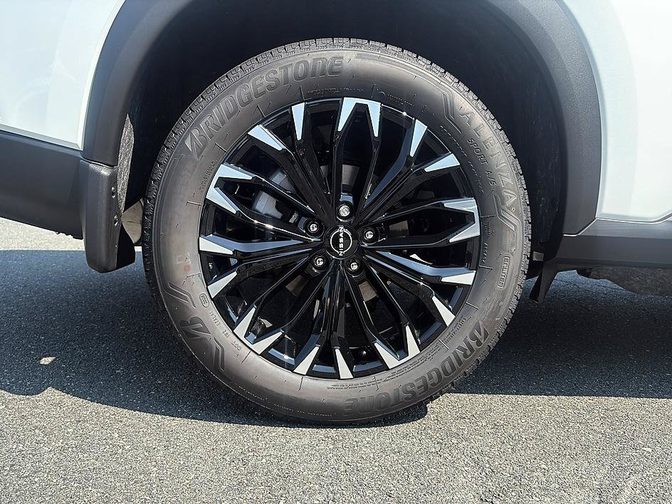 Certified 2026 Nissan Rogue Dark Armor AWD/4WD image 11