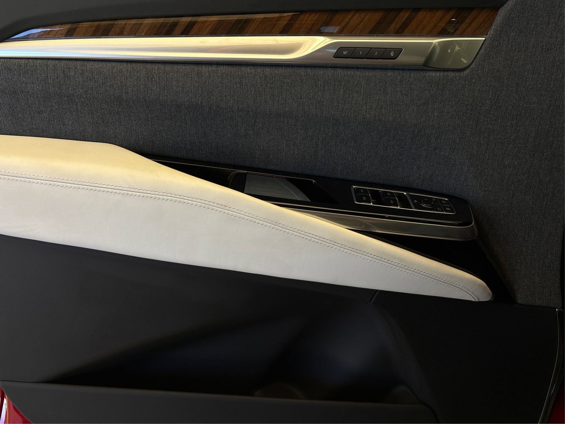 Used 2025 Cadillac Escalade Sport Platinum w/ LPO, ONYX Package image 21