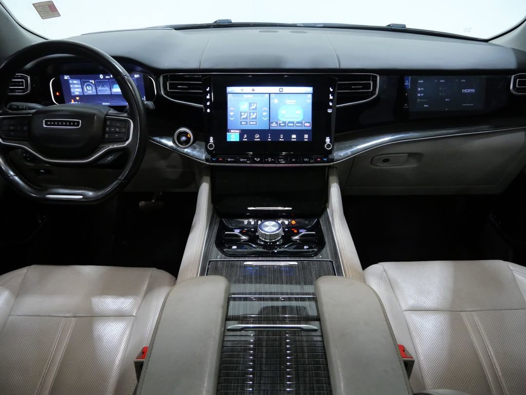 Used 2022 Jeep Wagoneer Series III w/ Premium Group I image 10