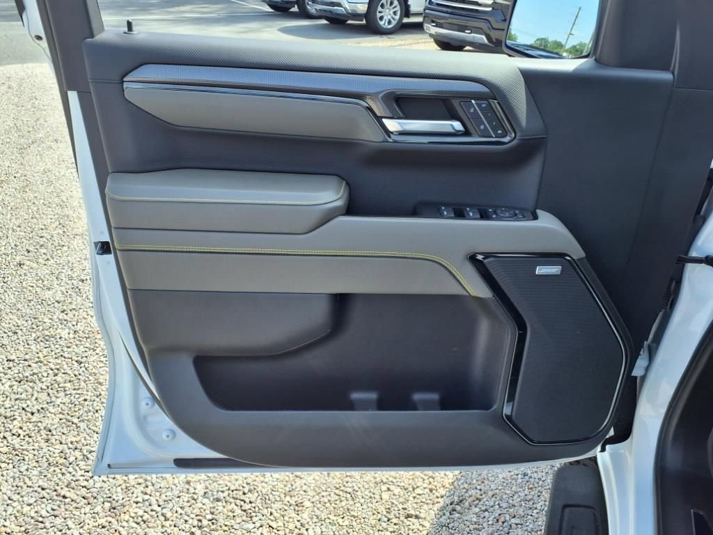 Used 2023 Chevrolet Silverado 1500 ZR2 w/ Technology Package image 15