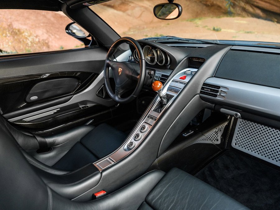 Used 2005 Porsche Carrera GT image 13
