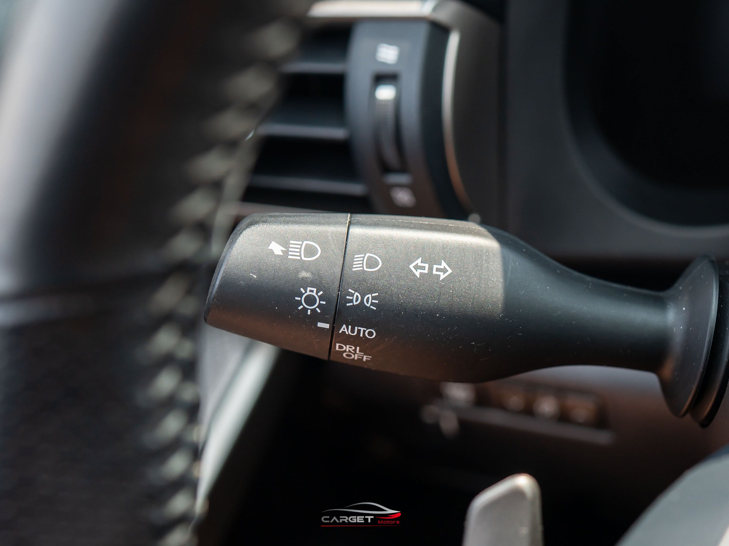 Used 2018 Lexus IS 300 F Sport w/ F Sport Package RWD image 29