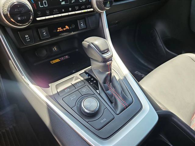 Used 2025 Toyota RAV4 XSE AWD/4WD image 12
