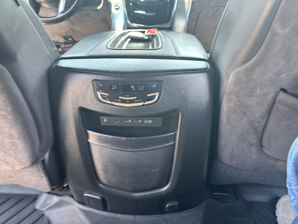 Used 2018 Cadillac Escalade ESV Platinum AWD/4WD image 25