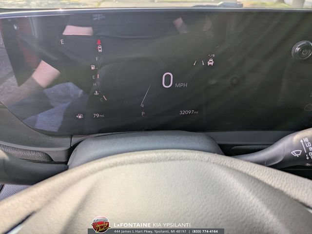Used 2024 Buick Envista Sport Touring w/ Convenience I Package FWD image 17