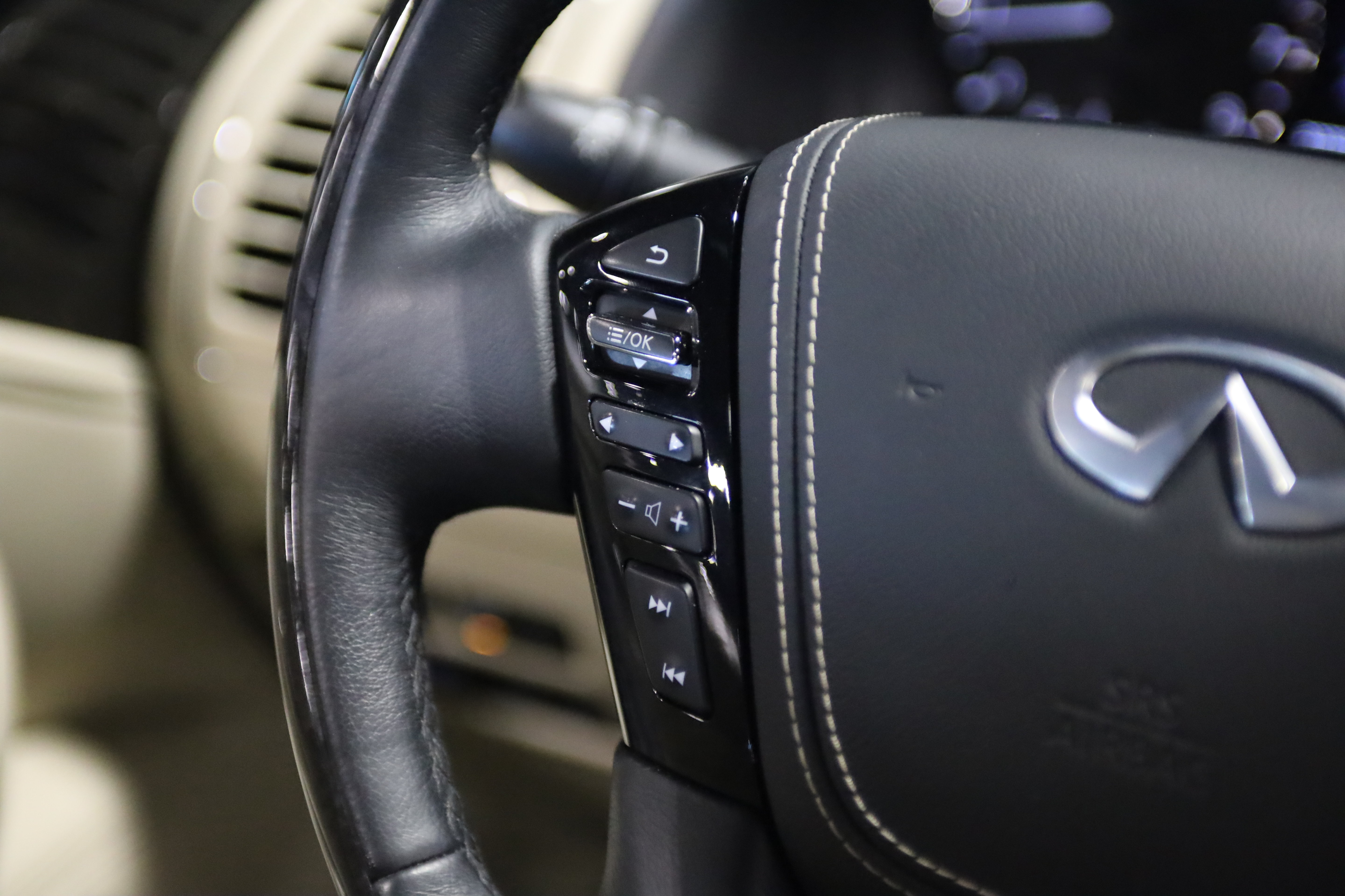 Used 2024 INFINITI QX80 Sensory w/ Cargo Package AWD/4WD image 26