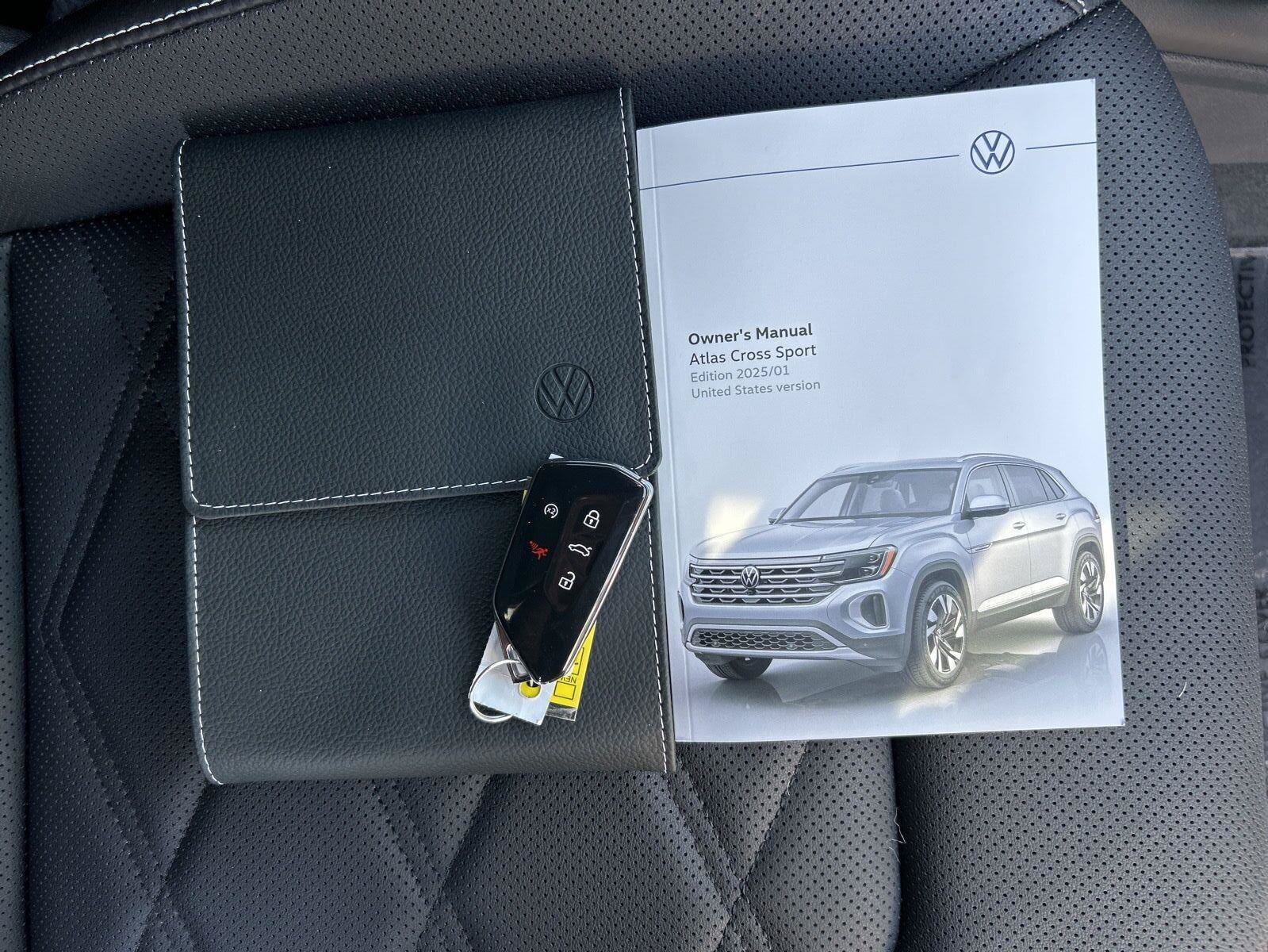 Certified 2025 Volkswagen Atlas Cross Sport SE AWD/4WD image 3