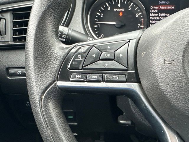 Used 2018 Nissan Rogue Sport SV AWD/4WD image 38