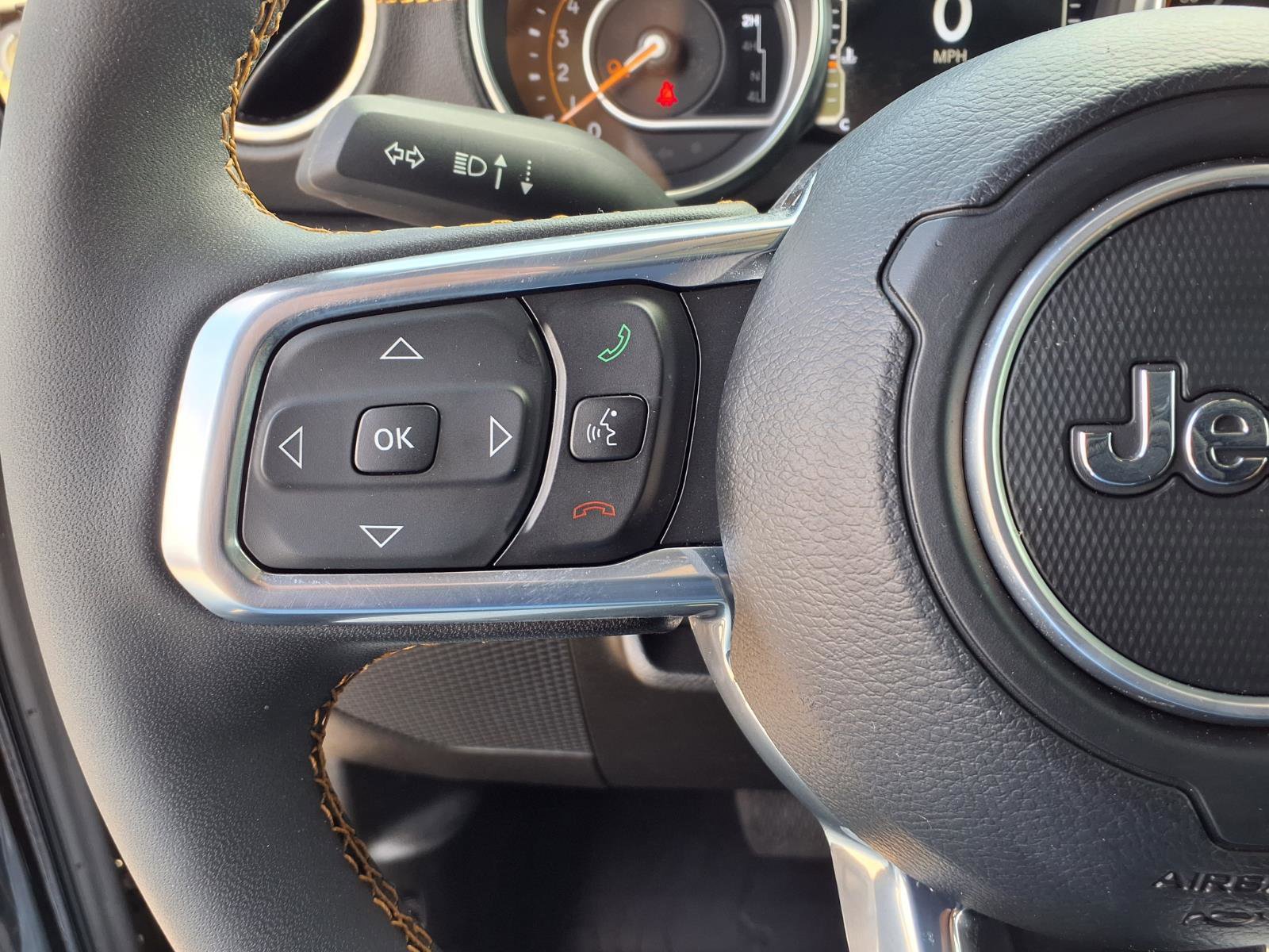 Used 2023 Jeep Gladiator Overland AWD/4WD image 16
