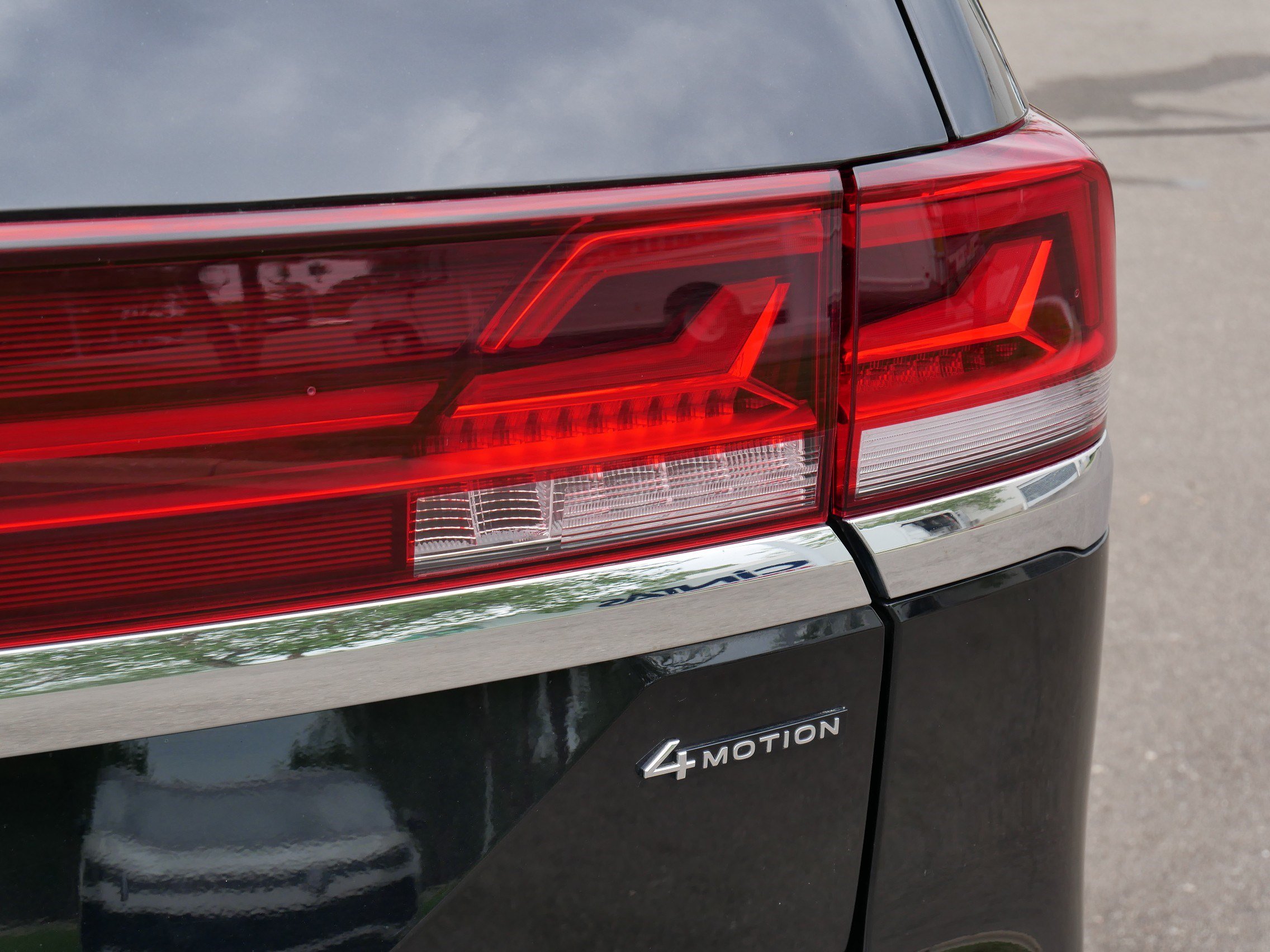 Certified 2024 Volkswagen Atlas SE AWD/4WD image 17