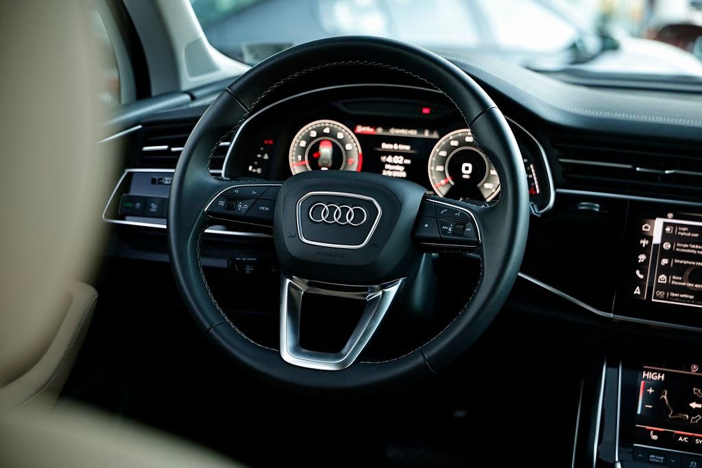 Used 2025 Audi Q7 3.0T Premium Plus image 28