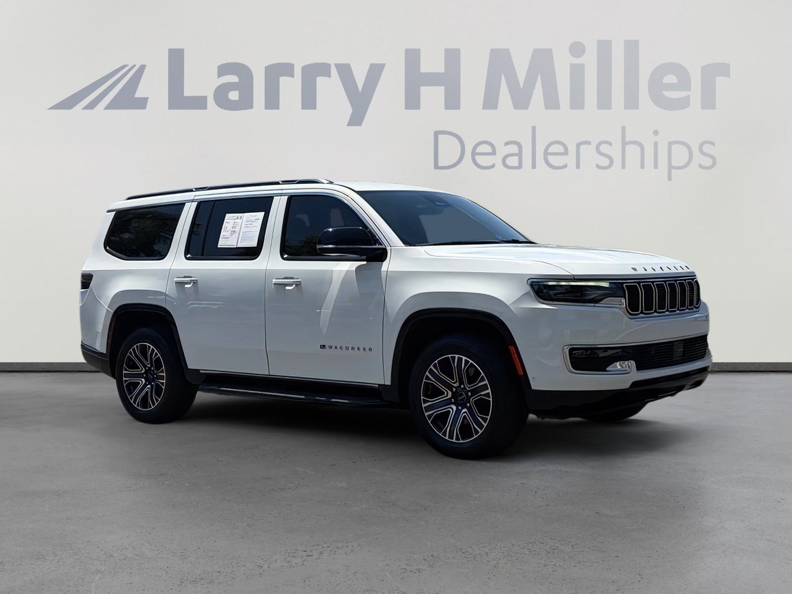 Used 2025 Jeep Wagoneer 4WD image 8