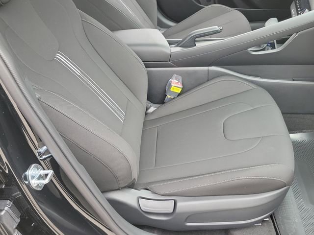 New 2026 Hyundai Elantra Sport FWD image 17