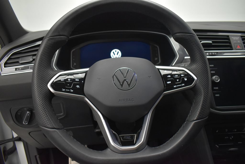 Used 2024 Volkswagen Tiguan SEL R-Line AWD/4WD image 18