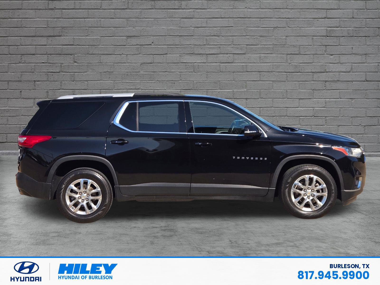 Used 2018 Chevrolet Traverse LT FWD image 3