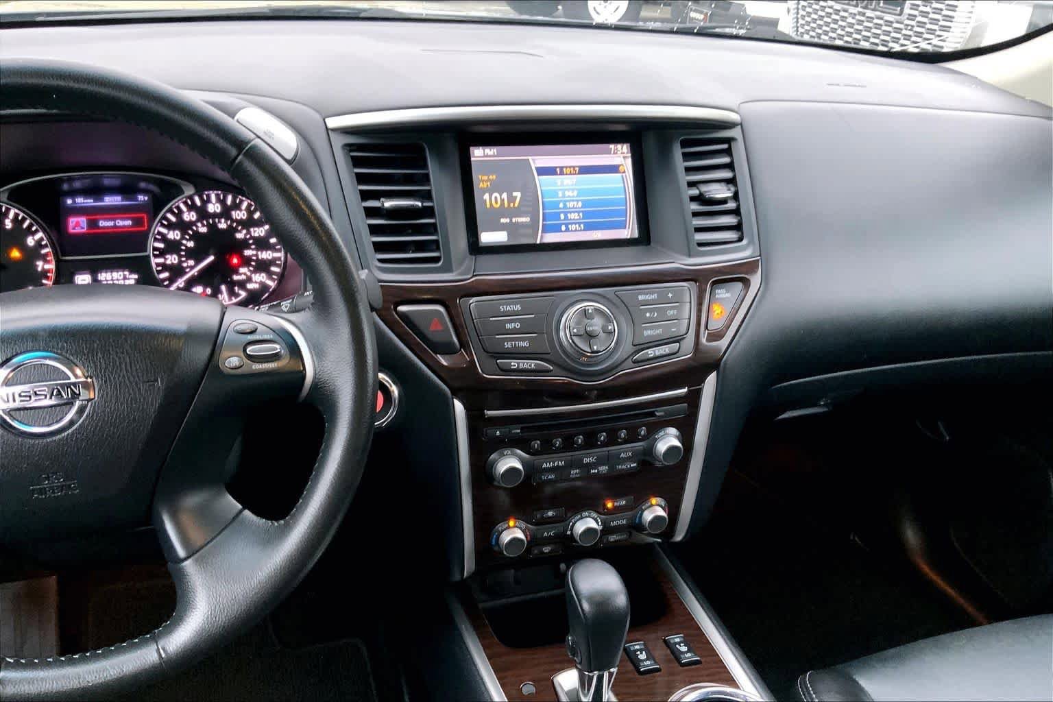 Used 2014 Nissan Pathfinder SL AWD/4WD image 7