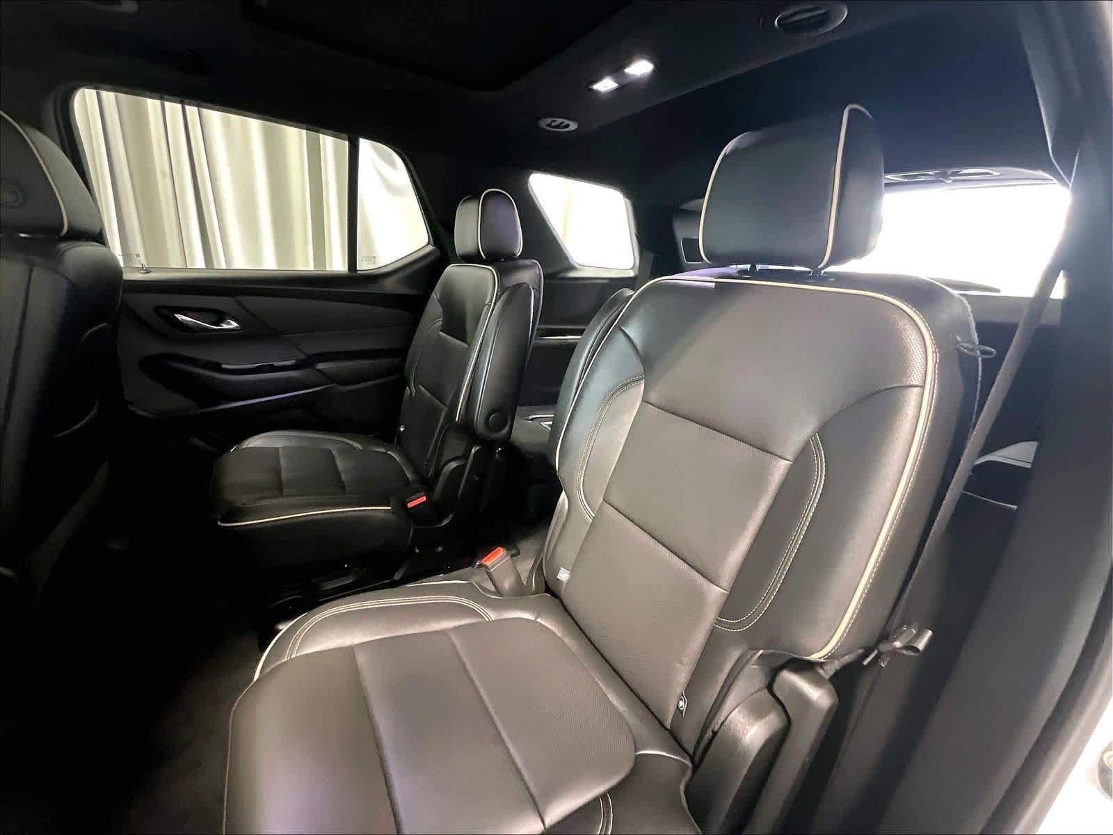 Used 2023 Chevrolet Traverse Premier w/ Redline Edition AWD/4WD image 15