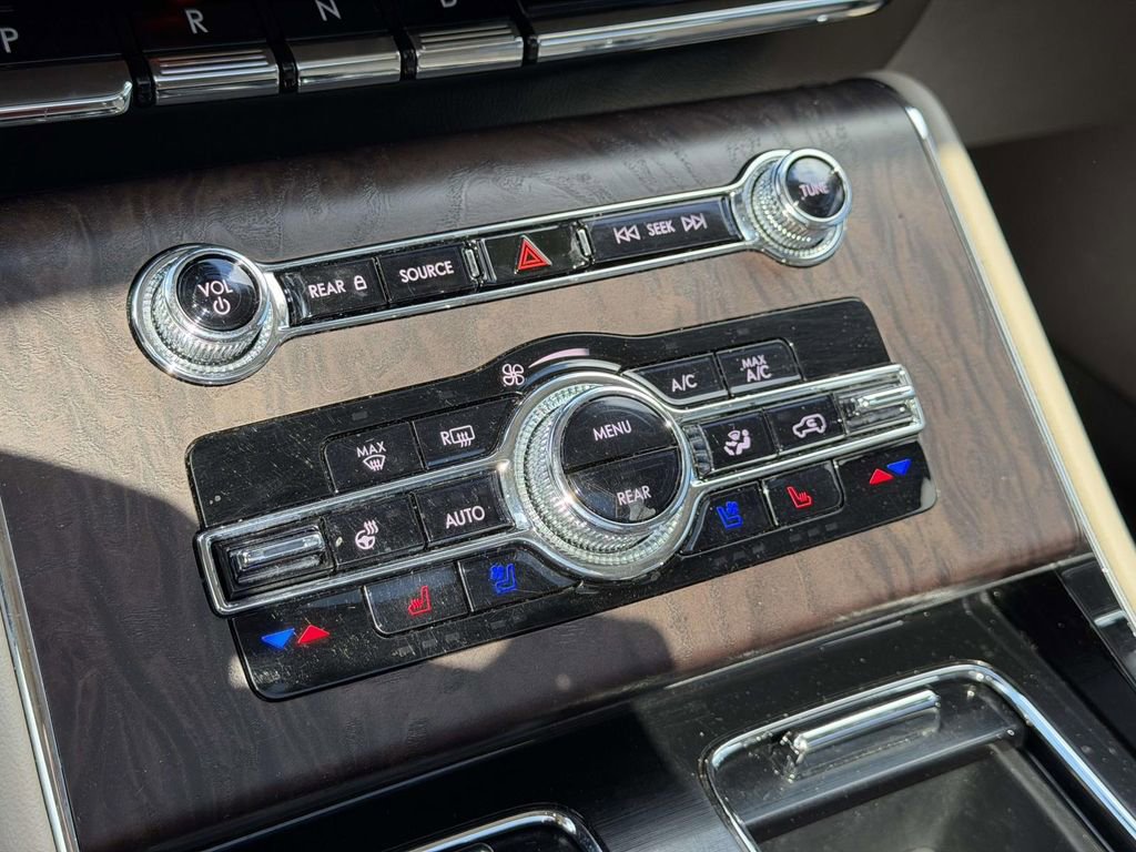 Used 2022 Lincoln Aviator Reserve w/ Elements Package Plus AWD/4WD image 31