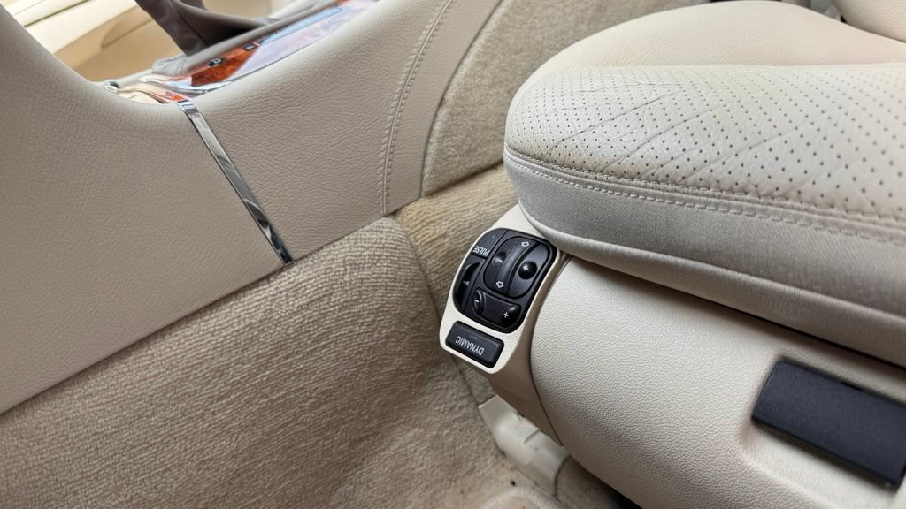 Used 2005 Mercedes-Benz E 320 CDI Sedan image 16