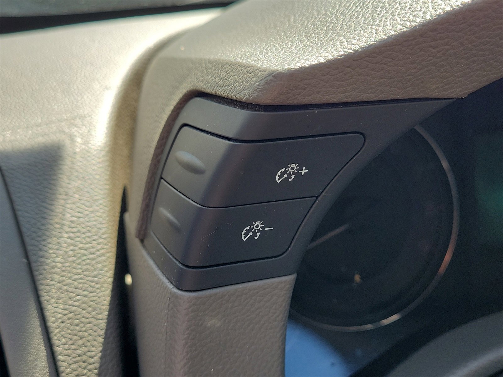 Used 2013 INFINITI G37 Journey w/ Premium Pkg image 16