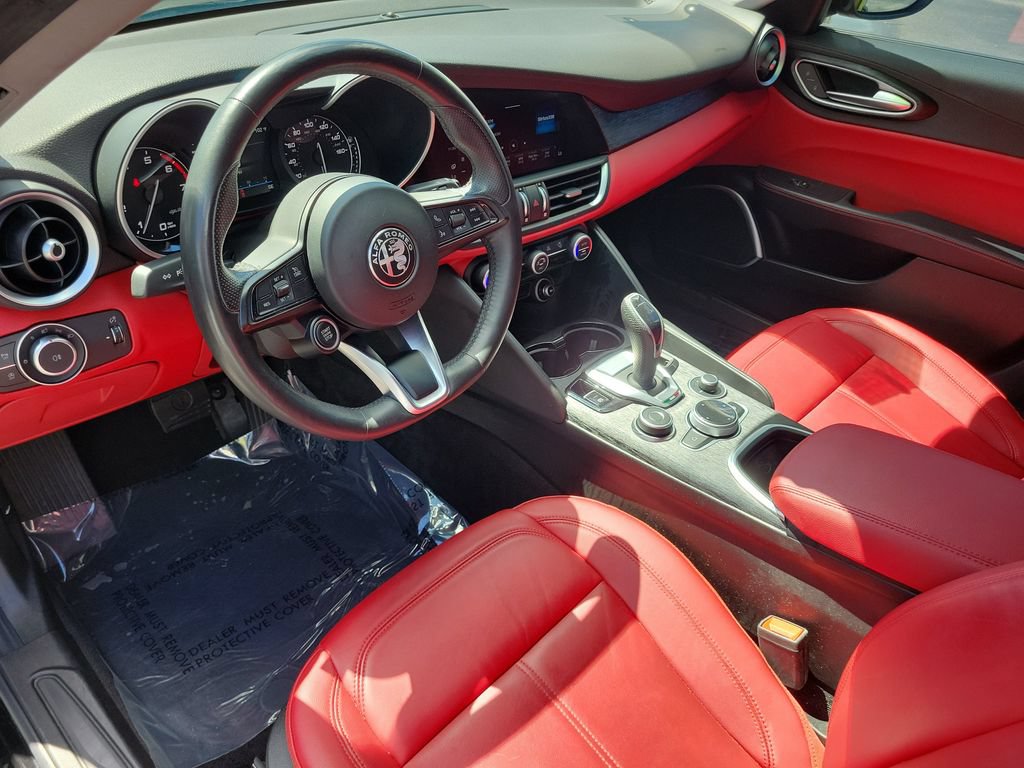 Used 2020 Alfa Romeo Giulia w/ Quick Order Package 22K Sport RWD image 21