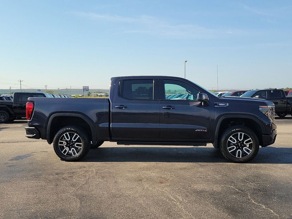 Used 2025 GMC Sierra 1500 AT4 w/ Technology Package AWD/4WD image 6