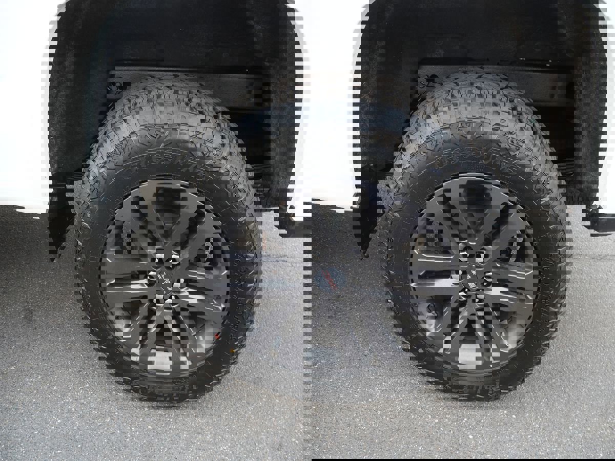 Used 2020 GMC Canyon SLE w/ Elevation Edition image 31