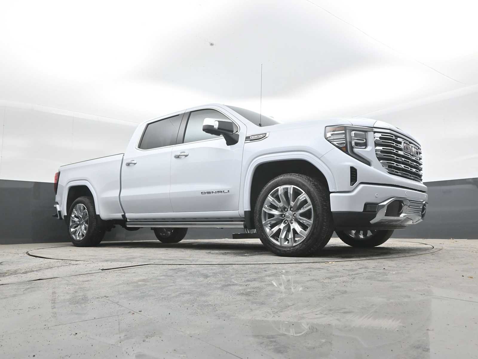 New 2026 GMC Sierra 1500 Denali w/ Denali Reserve Package AWD/4WD image 27