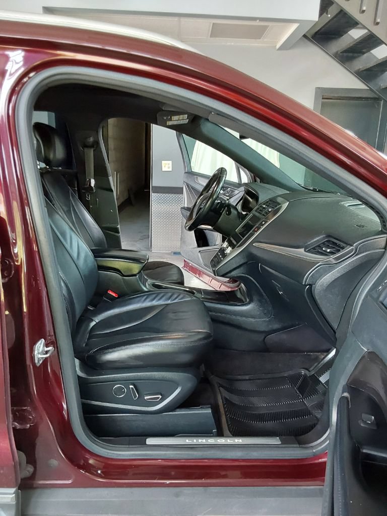 Used 2017 Lincoln MKC Select w/ Select Plus Package AWD/4WD image 15