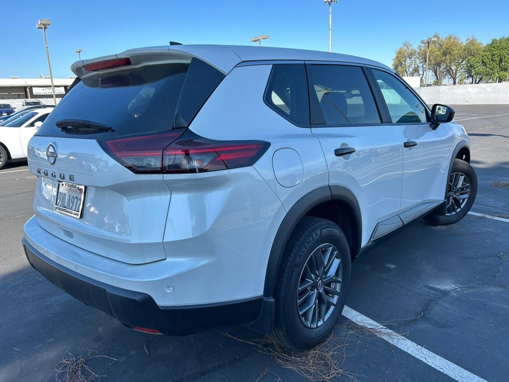 Used 2024 Nissan Rogue S image 7