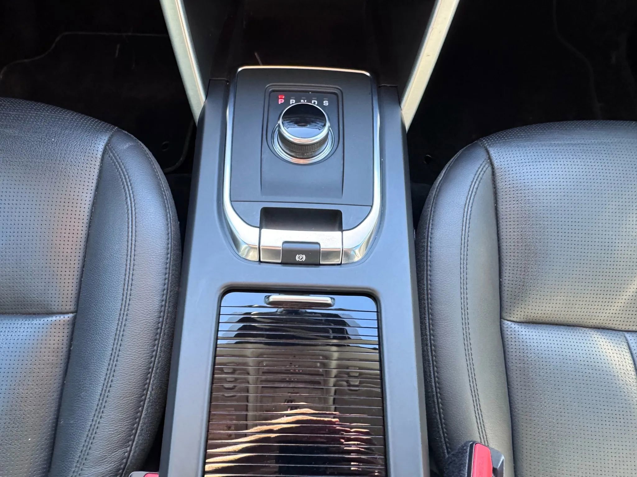 Used 2019 Land Rover Discovery Sport HSE image 31