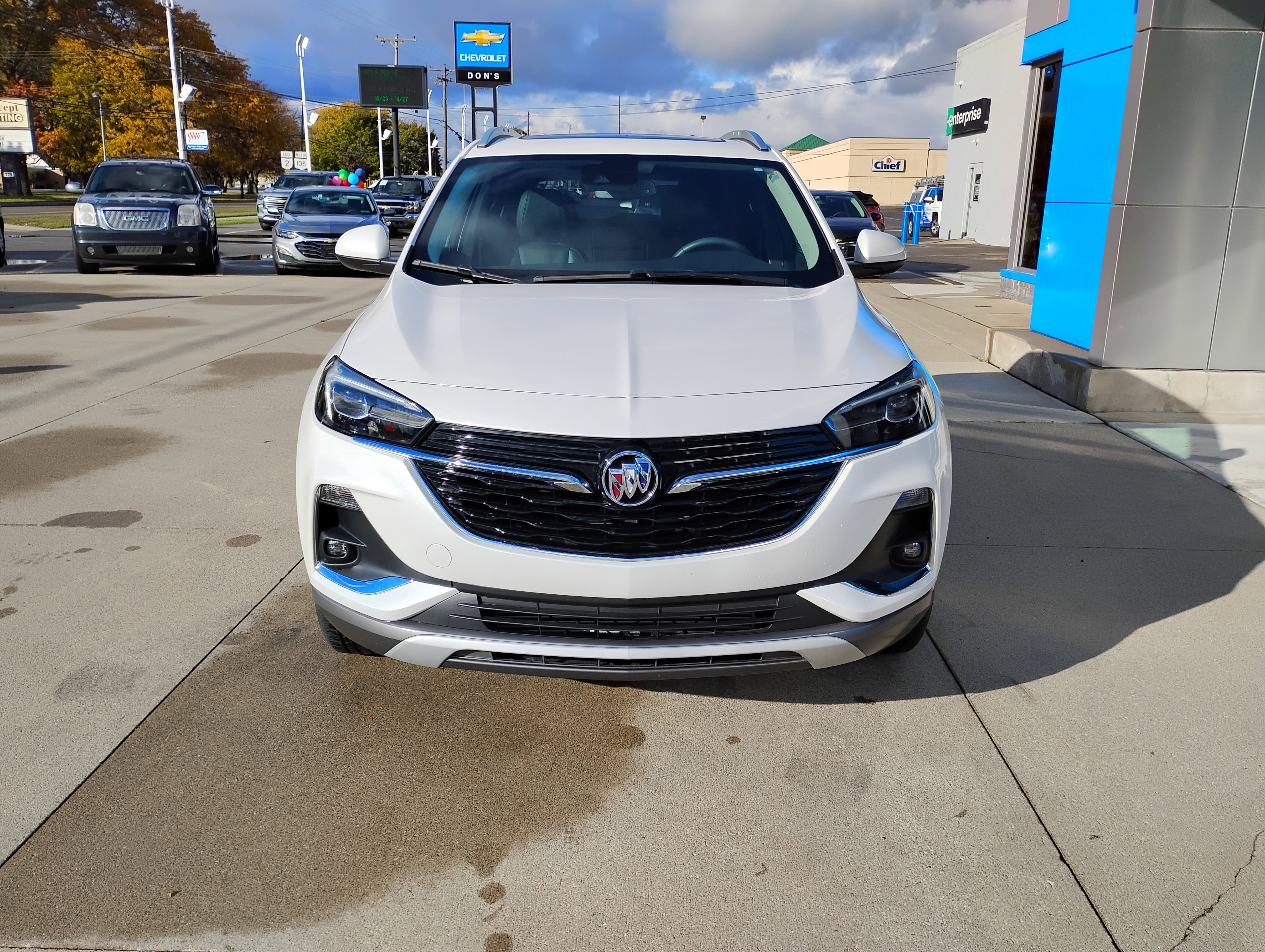 Used 2022 Buick Encore GX Essence w/ Experience Buick Package image 16