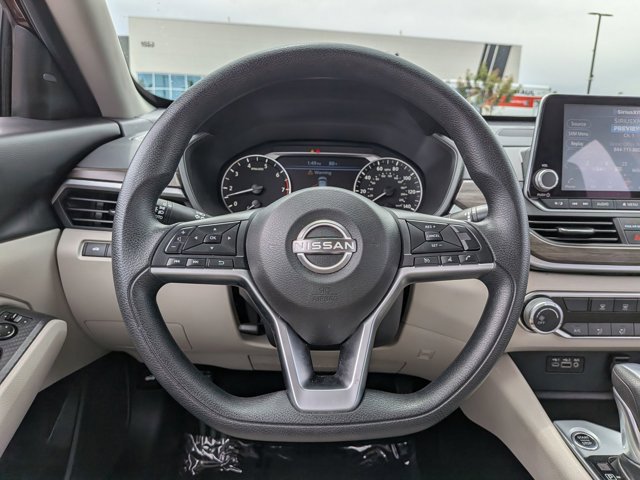 Used 2024 Nissan Altima 2.5 SV image 13