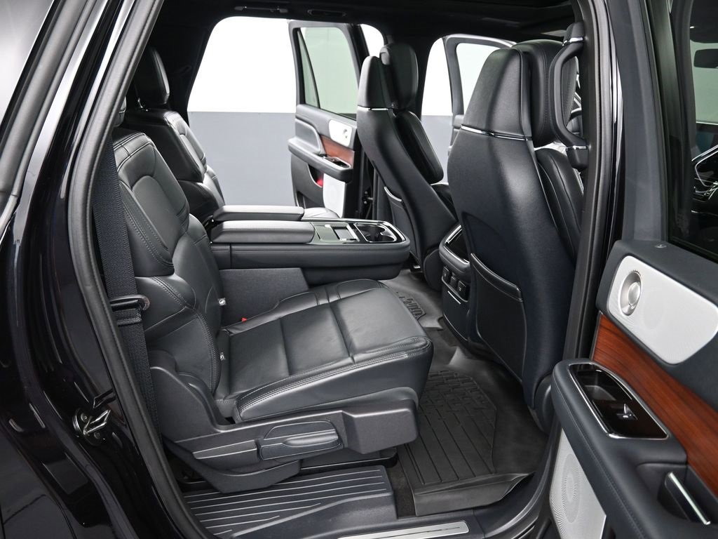 Used 2023 Lincoln Navigator L Reserve image 17