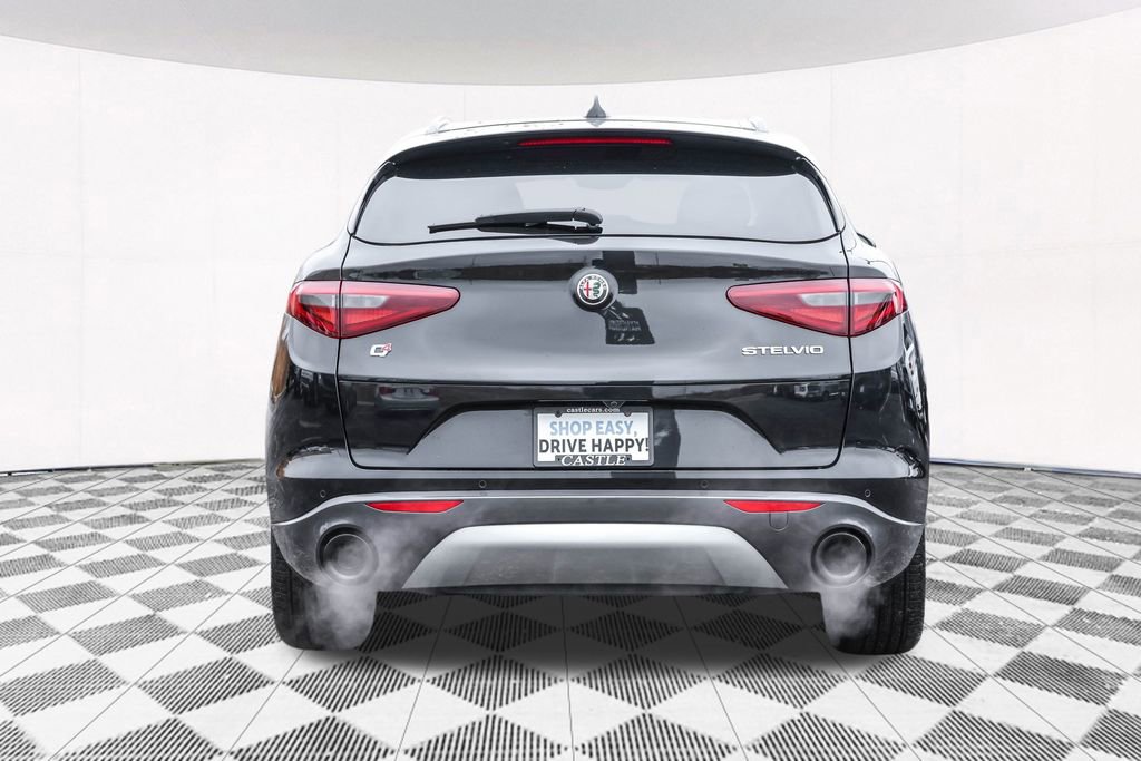 Used 2023 Alfa Romeo Stelvio Ti image 14