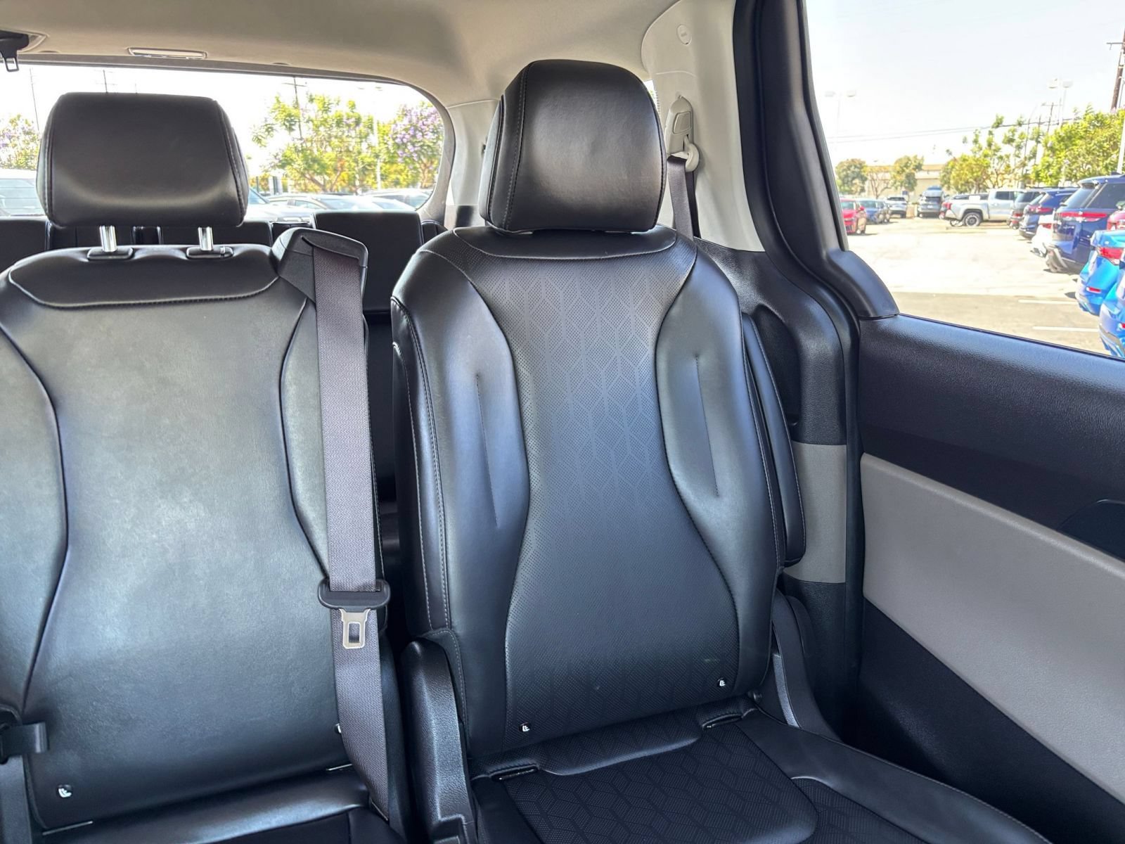 Used 2026 Kia Carnival FWD image 66